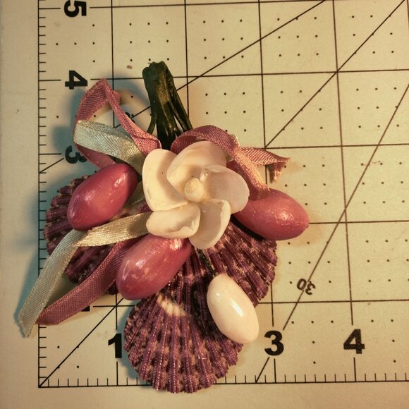 Decorative Seashell Floral Ornament Pink Cream Shells Coastal Tropical - Picture 4 of 4